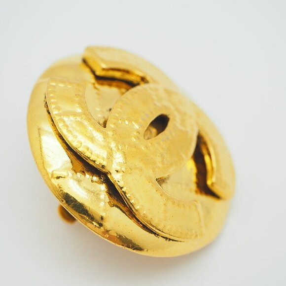CHANEL Earrings - Picture 5 of 9